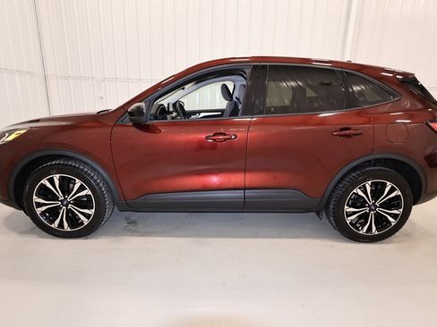 Certified 2021 Ford Escape SE w/ SE Sport Appearance Package image 6