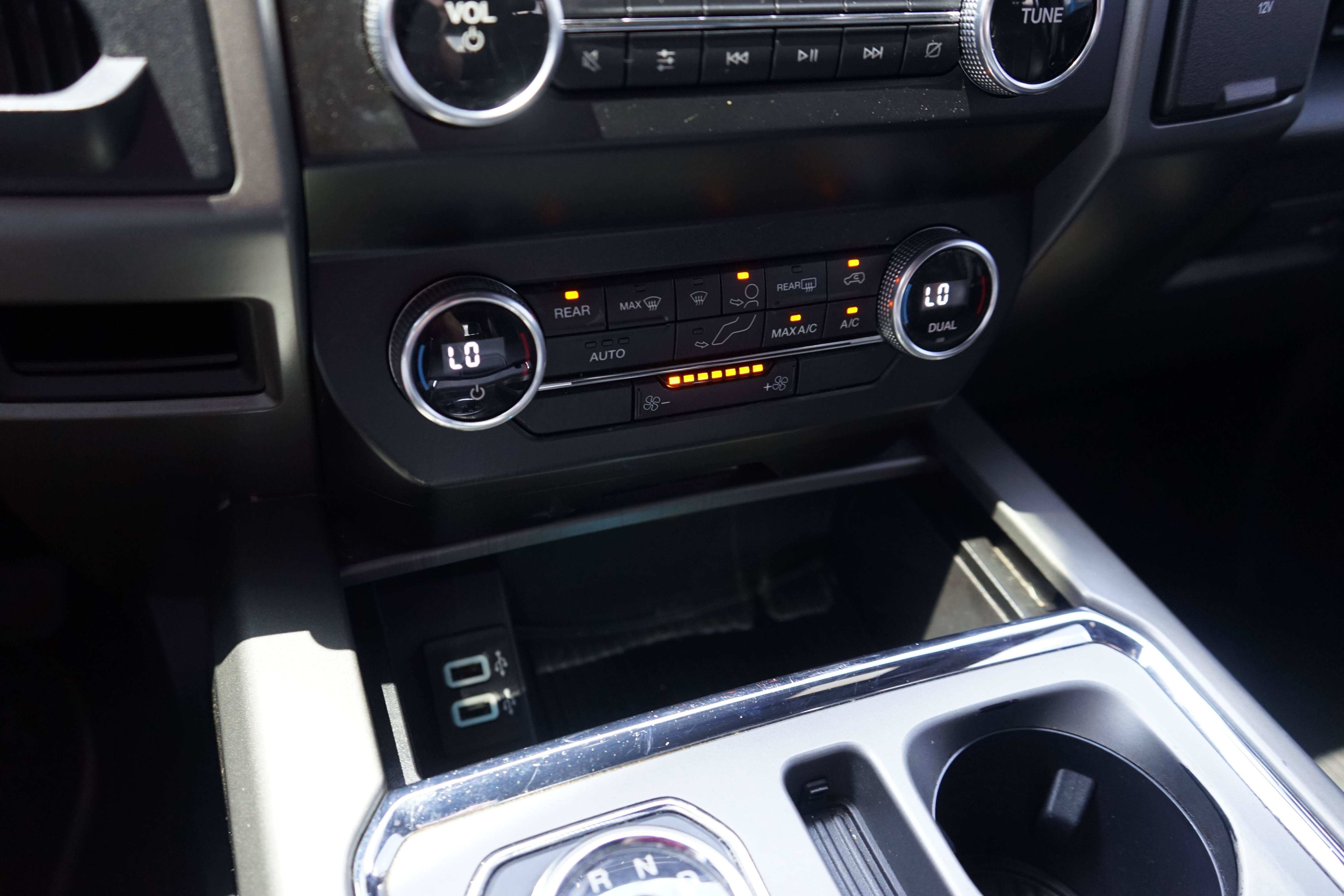 Used 2019 Ford Expedition XLT w/ Equipment Group 201A RWD image 16