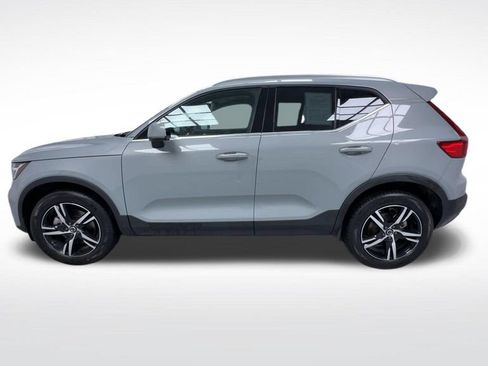 Used 2025 Volvo XC40 B5 Core AWD/4WD image 5