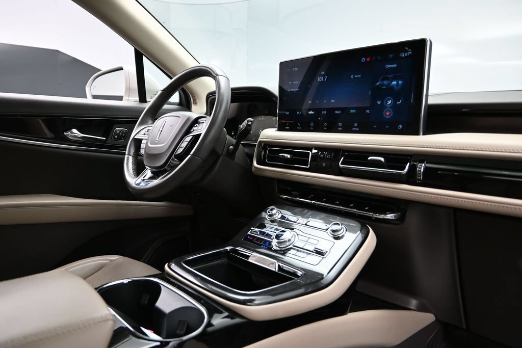 Used 2022 Lincoln Nautilus Reserve w/ Equipment Group 201A FWD image 15