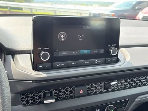Used 2023 Honda Accord EX image 17