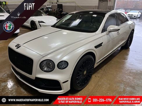 Used 2022 Bentley Flying Spur V8 image 1