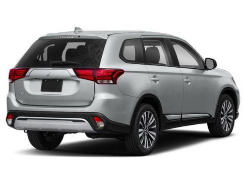 Used 2020 Mitsubishi Outlander AWD image 2