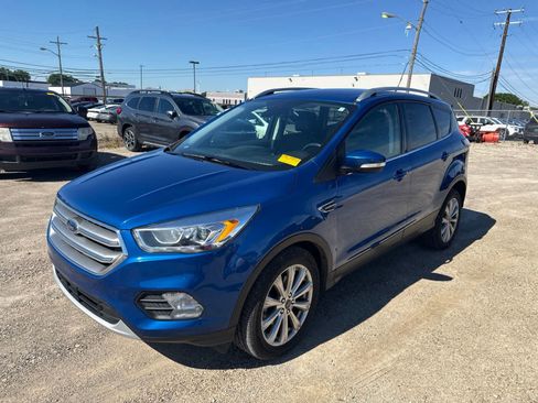 Used 2017 Ford Escape Titanium FWD image 1