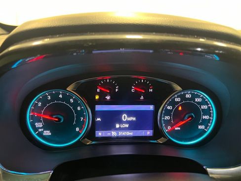 Used 2023 Chevrolet Traverse LT FWD image 21