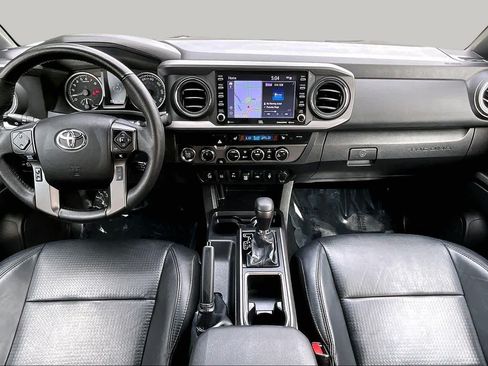 Used 2022 Toyota Tacoma TRD Sport w/ TRD Premium Sport Package AWD/4WD image 16