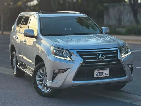 Used 2014 Lexus GX 460 w/ Premium Package AWD/4WD image 3