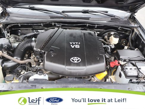 Used 2014 Toyota Tacoma PreRunner w/ SR5 Package image 34