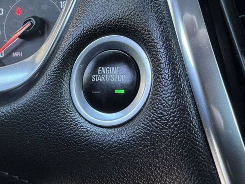 Used 2023 Chevrolet Traverse LT AWD/4WD image 10