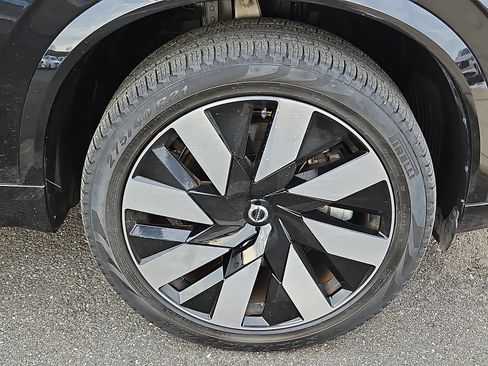 Certified 2023 Volvo XC90 T8 Ultimate image 8