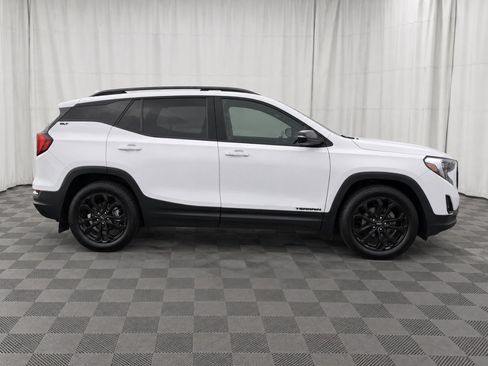 Used 2020 GMC Terrain SLT w/ Preferred Package FWD image 2