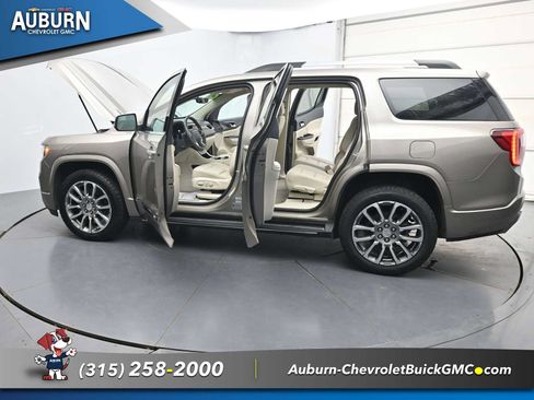 Used 2023 GMC Acadia Denali w/ Denali Technology Package AWD/4WD image 39