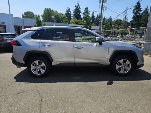 Certified 2022 Toyota RAV4 XLE w/ Convenience Package AWD/4WD image 8