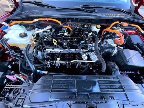 Certified 2023 Ford Escape SE w/ PHEV Premium Package image 31