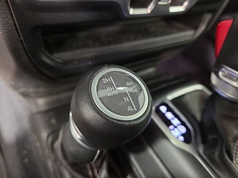 Used 2022 Jeep Wrangler Unlimited Sahara w/ Cold Weather Group AWD/4WD image 26
