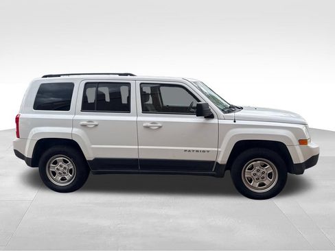 Used 2015 Jeep Patriot Sport w/ Power Value Group FWD image 10