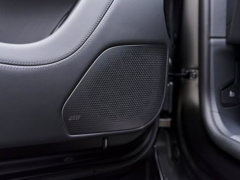 Used 2025 Lotus Eletre image 57