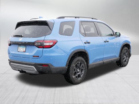 Certified 2025 Honda Pilot TrailSport image 7