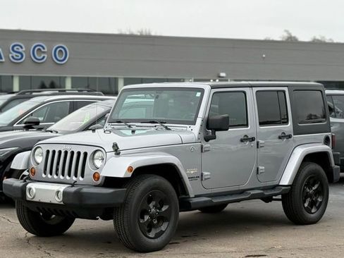 Used 2013 Jeep Wrangler Unlimited Sahara w/ Connectivity Group image 27