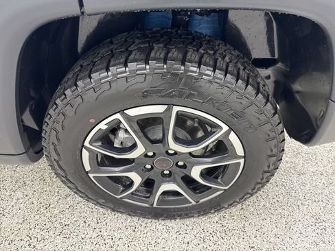 Used 2025 Jeep Compass Trailhawk AWD/4WD image 17