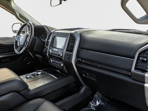 Used 2018 Ford Expedition Platinum image 12