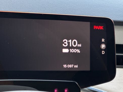 Certified 2025 Volvo EX90 Ultra AWD/4WD image 32