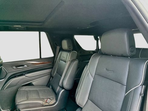 Used 2023 Cadillac Escalade Premium Luxury w/ LPO, Floor Liner Package AWD/4WD image 26