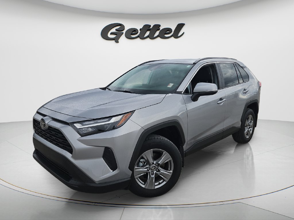 Used 2025 Toyota RAV4 XLE FWD image 1