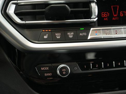 Used 2022 BMW X4 xDrive30i w/ M Sport Package 2 AWD/4WD image 43