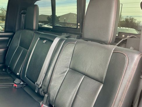 Used 2021 Nissan Titan PRO-4X w/ Pro-4x Convenience Package image 28