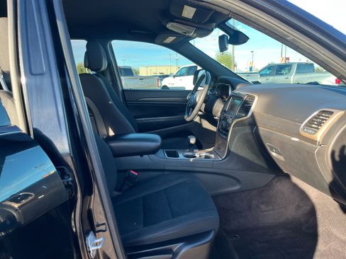 Used 2015 Jeep Grand Cherokee Laredo w/ Quick Order Package 23E image 19