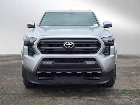 Certified 2025 Toyota Tacoma SR5 image 2