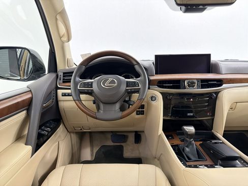 Used 2018 Lexus LX 570 4WD w/ Luxury Package image 28