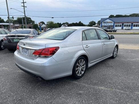 Used 2011 Toyota Avalon Limited image 9