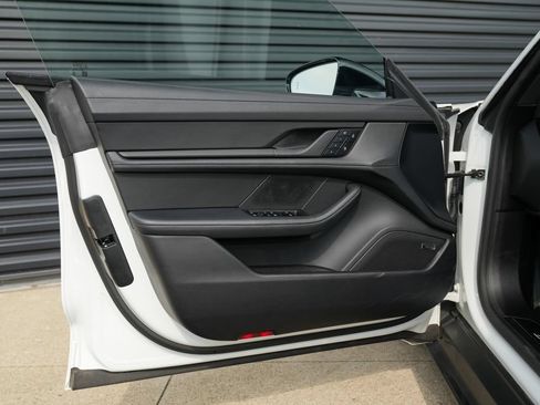 Certified 2026 Porsche Taycan AWD/4WD image 18