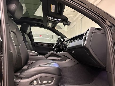 Certified 2019 Porsche Cayenne AWD/4WD image 22
