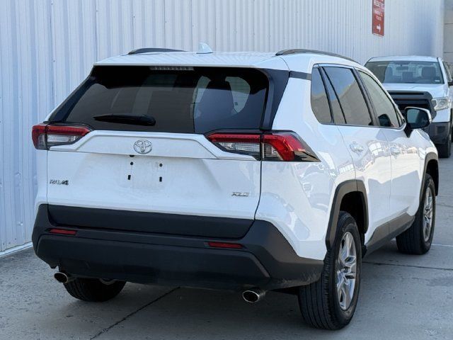 Used 2025 Toyota RAV4 XLE FWD image 4