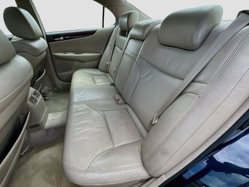 Used 2003 Lexus ES 330 w/ Premium Pkg FWD image 27