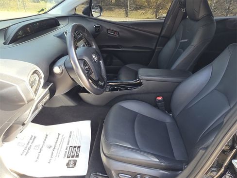 Certified 2022 Toyota Prius L Eco image 25