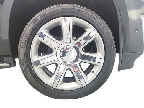 Used 2019 Cadillac Escalade Luxury image 42