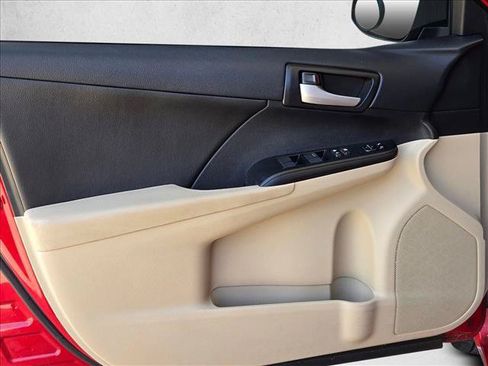 Used 2014 Toyota Camry LE FWD image 11