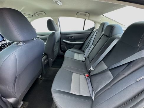 Used 2021 Nissan Sentra SV FWD image 15