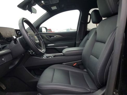 Certified 2025 Chevrolet Traverse LT image 18