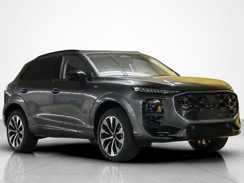 New 2026 Audi Q3 quattro 2.0T AWD/4WD image 2