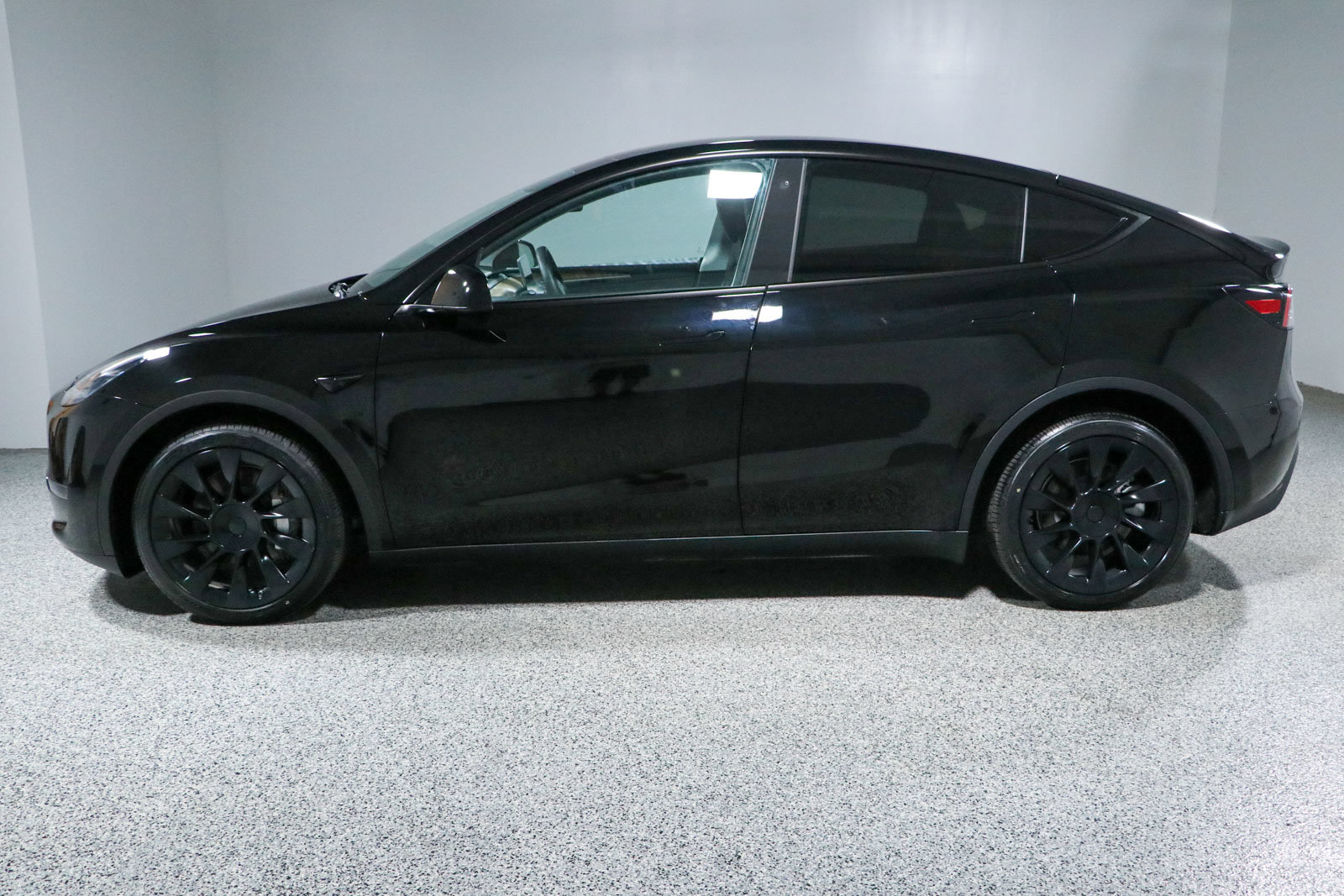 Used 2023 Tesla Model Y Long Range AWD/4WD image 10