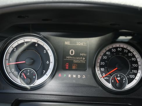 Used 2017 RAM 1500 Express RWD image 13