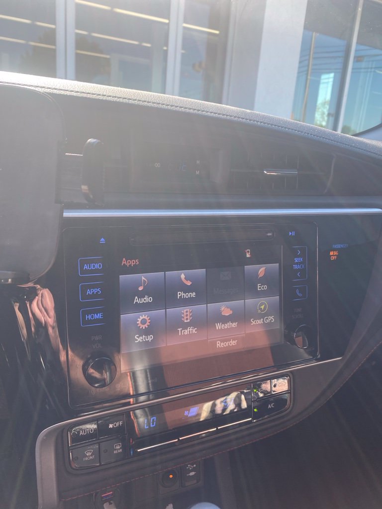 Used 2019 Toyota Corolla SE w/ SE Premium Package FWD image 6