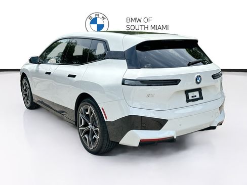 Used 2025 BMW iX xDrive50 AWD/4WD image 5