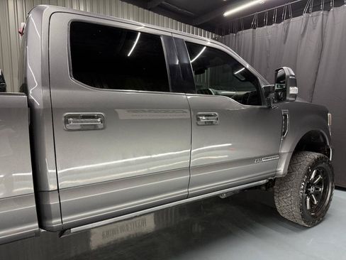 Used 2022 Ford F350 Platinum w/ FX4 Off-Road Package AWD/4WD image 12