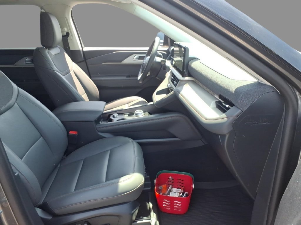 New 2026 Ford Explorer Active w/ Active Comfort Package AWD/4WD image 13